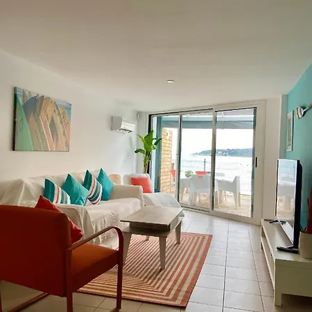 Casa L´augusta Ii, Casa Sobre El Mar En *